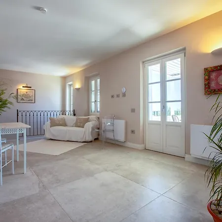Dimora Sella - Casa Monica Πανσιόν 3*